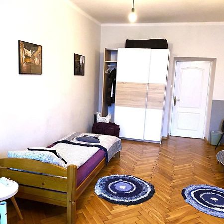 Lares And Penates Apartment Krakow Ngoại thất bức ảnh