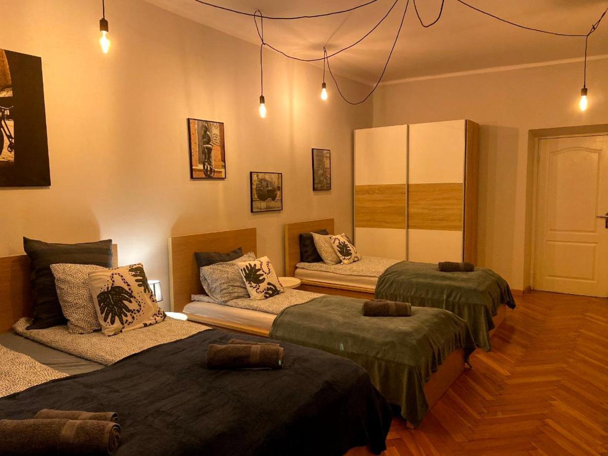 Lares And Penates Apartment Krakow Ngoại thất bức ảnh