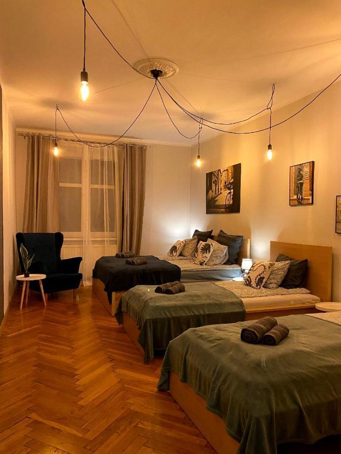 Lares And Penates Apartment Krakow Ngoại thất bức ảnh