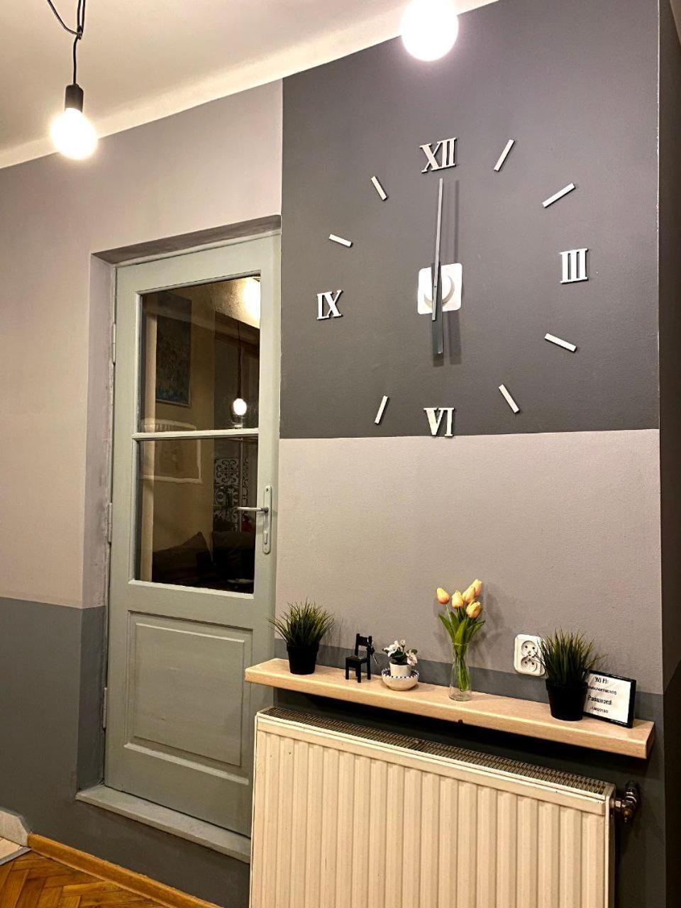 Lares And Penates Apartment Krakow Ngoại thất bức ảnh